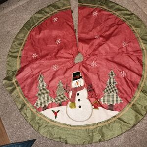Charming Snowman Tree Skirt - Red and Green